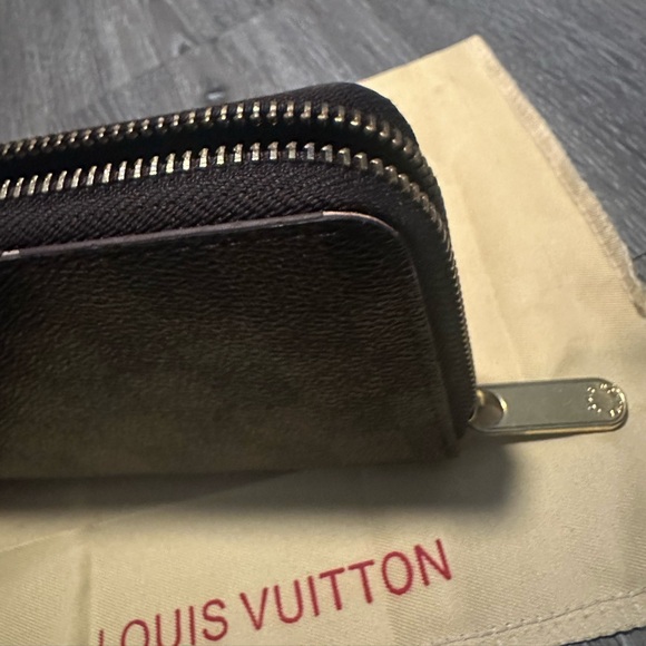 Louis Vuitton zippy wallet - Picture 2 of 5